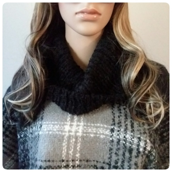 PLAID COWL PONCHO!🍁 - Picture 7 of 8